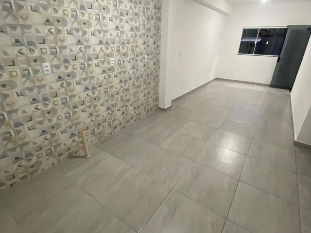 Casa 2 quartos e 1 banheiro, para alugar, no bairro Portal 2 em Itajaí