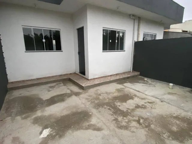 Casa 2 quartos e 1 banheiro, para alugar, no bairro Portal 2 em Itajaí
