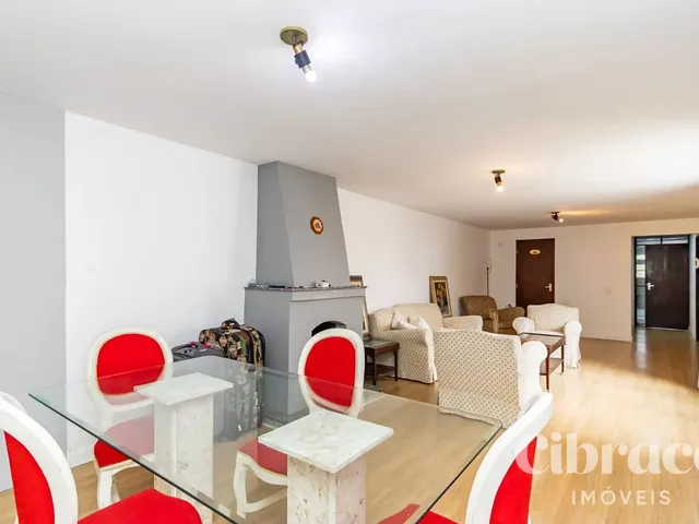Casa 5 quartos e 5 banheiros, à venda, no bairro Seminário em Curitiba