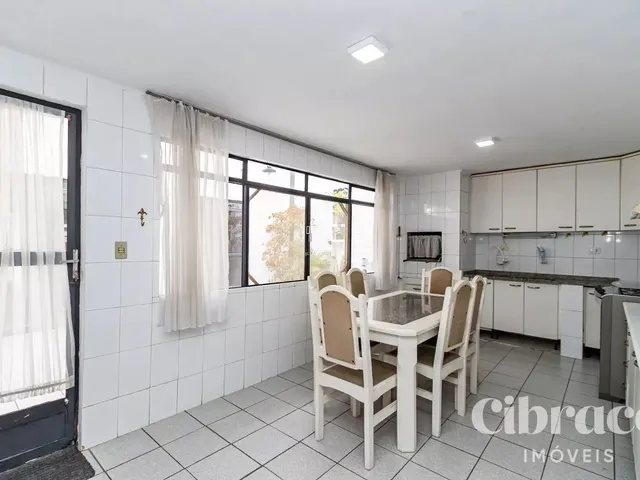 Casa 5 quartos e 5 banheiros, à venda, no bairro Seminário em Curitiba