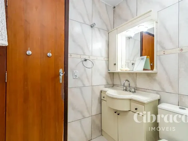 Casa 5 quartos e 5 banheiros, à venda, no bairro Seminário em Curitiba