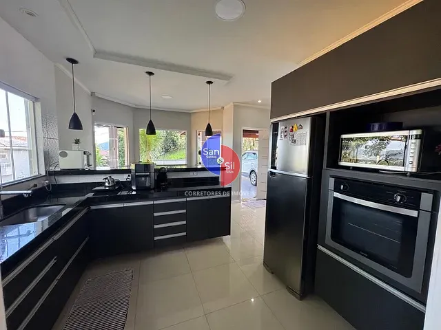 Casa com 455m² 3 quartos e 2 banheiros, à venda, no bairro Iconha em Guapimirim