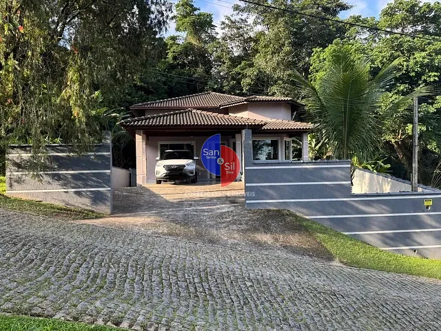 Casa com 455m² 3 quartos e 2 banheiros, à venda, no bairro Iconha em Guapimirim