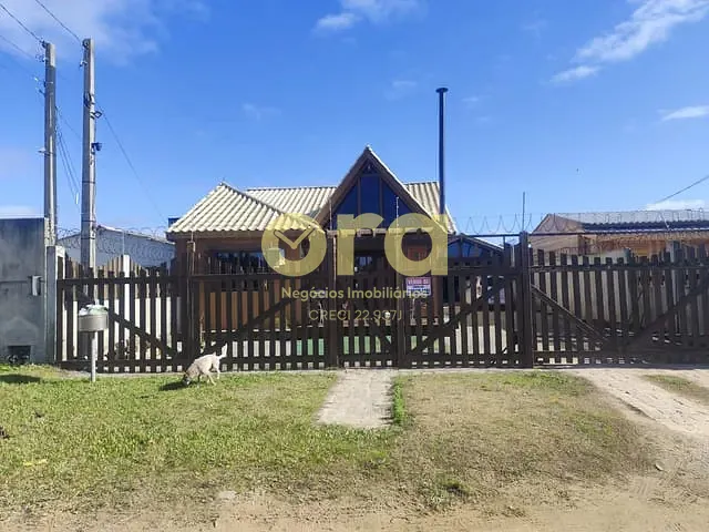 Casa 2 quartos e 1 banheiro, à venda, no bairro Laranjal em Pelotas
