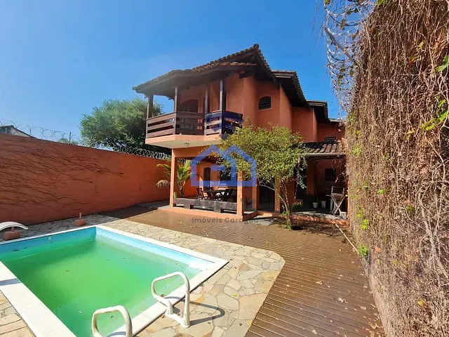 Sobrado com 399m² 4 quartos e 2 banheiros, à venda, no bairro Massaguaçu em Caraguatatuba