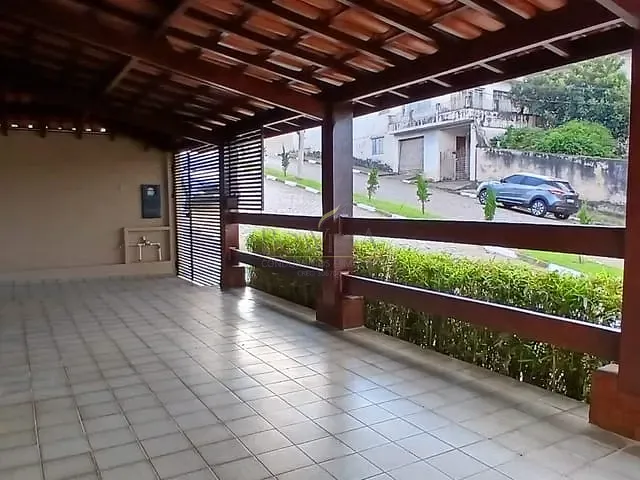 Casa com 300m² 2 quartos e 2 banheiros, para alugar, no bairro Centro em Piracaia