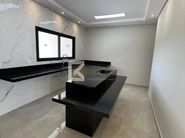 Casa com 305m² 3 quartos e 5 banheiros, à venda, no bairro Caldeira em Indaiatuba