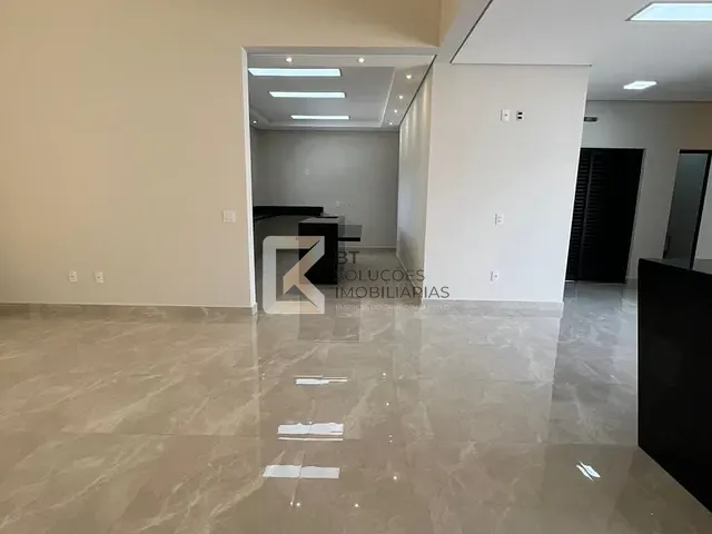 Casa com 305m² 3 quartos e 5 banheiros, à venda, no bairro Caldeira em Indaiatuba