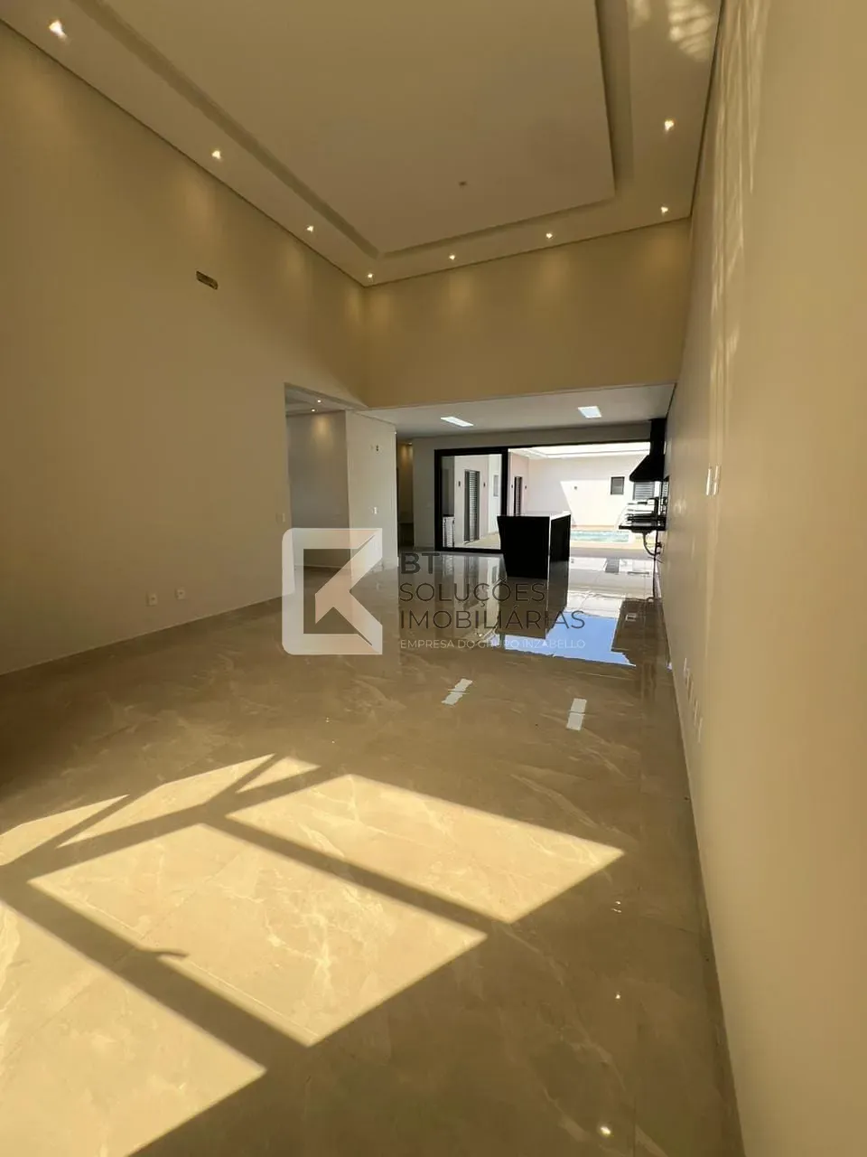 Casa, 3 quartos, 205 m² - Foto 3