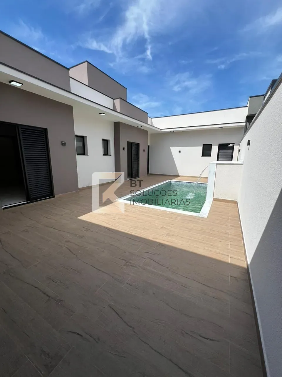 Casa, 3 quartos, 205 m² - Foto 1