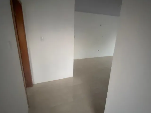 Casa 2 quartos e 1 banheiro, para alugar, no bairro Santa Regina em Itajaí
