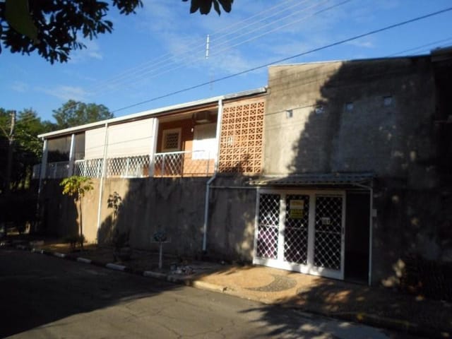 Casa com 360m² 2 quartos e 2 banheiros, para alugar, no bairro Santa Cecilia em Paulínia