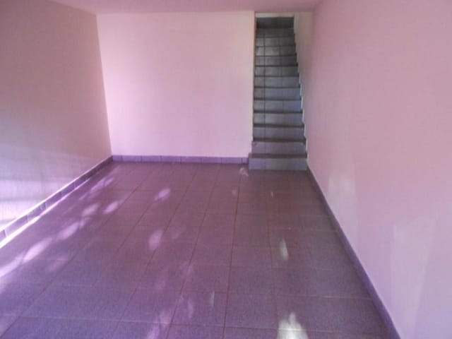 Casa com 360m² 2 quartos e 2 banheiros, para alugar, no bairro Santa Cecilia em Paulínia