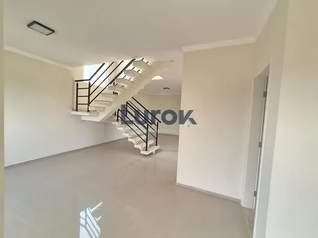 Casa com 380m² 3 quartos e 3 banheiros, à venda ou para alugar, no bairro Lenheiro em Valinhos