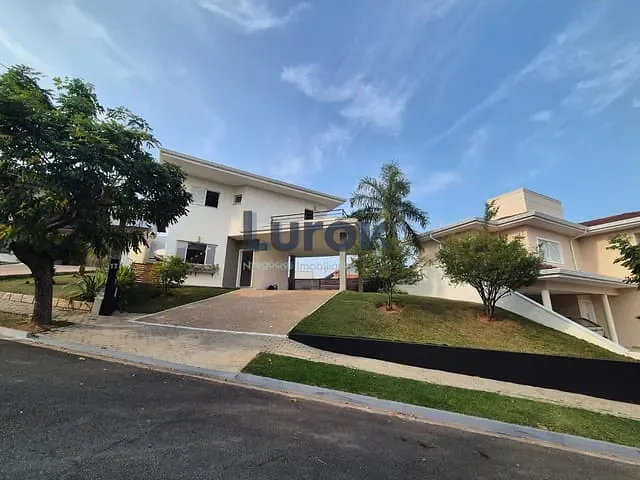 Casa com 380m² 3 quartos e 3 banheiros, à venda ou para alugar, no bairro Lenheiro em Valinhos