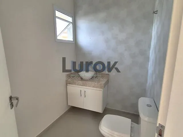 Casa com 380m² 3 quartos e 3 banheiros, à venda ou para alugar, no bairro Lenheiro em Valinhos