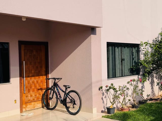 Casa com 300m² 3 quartos e 1 banheiro, à venda, no bairro Jardim Monte Carlo em Sinop