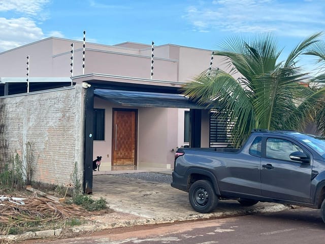 Casa com 300m² 3 quartos e 1 banheiro, à venda, no bairro Jardim Monte Carlo em Sinop