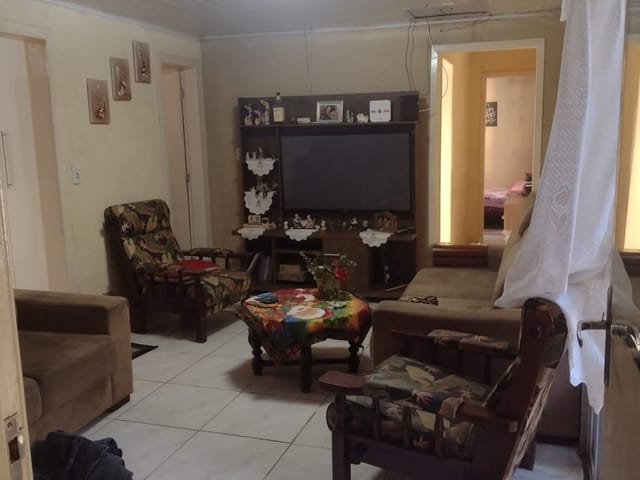 Casa 4 quartos e 2 banheiros, à venda, no bairro Fragata em Pelotas