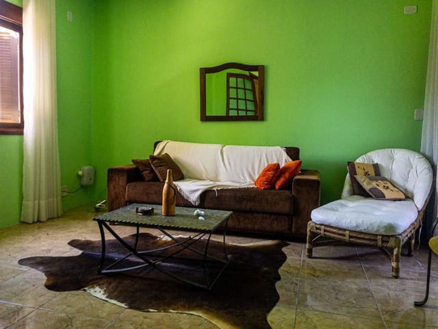 Casa com 1000m² 4 quartos e 4 banheiros, à venda, no bairro Laranjal em Pelotas