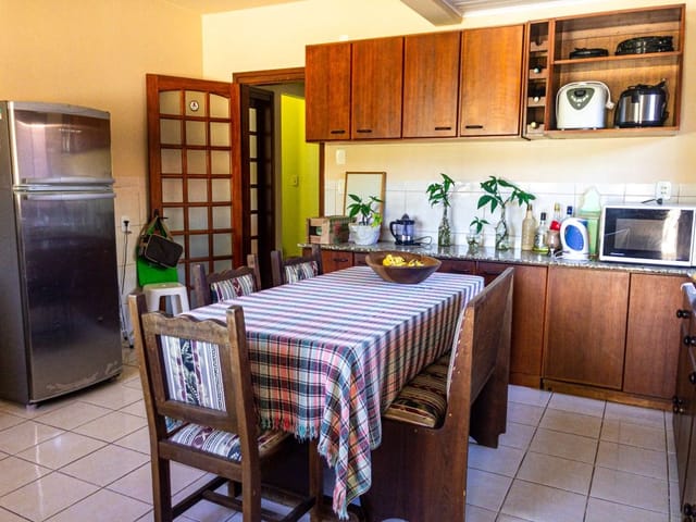 Casa com 1000m² 4 quartos e 4 banheiros, à venda, no bairro Laranjal em Pelotas