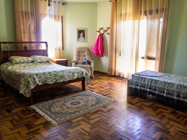 Casa com 1000m² 4 quartos e 4 banheiros, à venda, no bairro Laranjal em Pelotas