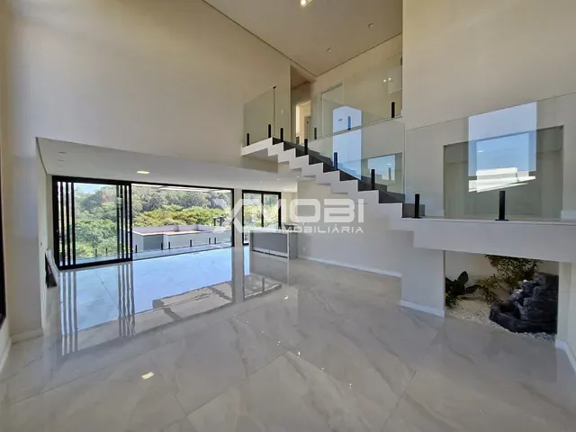 Casa com 656m² 3 quartos e 4 banheiros, à venda, no bairro Loteamento Residencial e Comercial Horto Florestal em Jundiaí