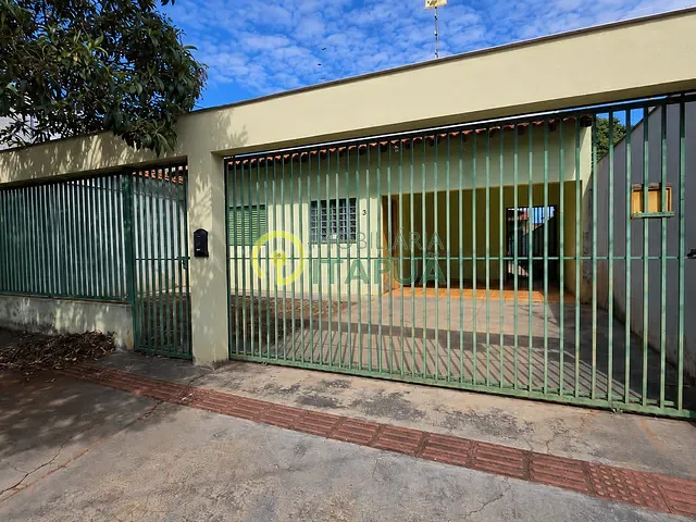 Casa com 310m² 3 quartos e 2 banheiros, à venda, no bairro Jardim Bancários em Londrina
