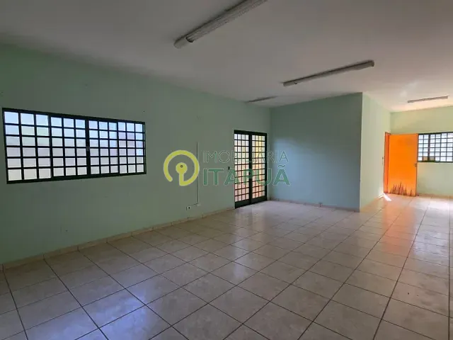 Casa com 310m² 3 quartos e 2 banheiros, à venda, no bairro Jardim Bancários em Londrina