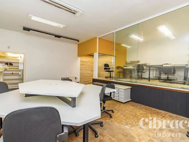 Casa à venda, no bairro São Francisco em Curitiba