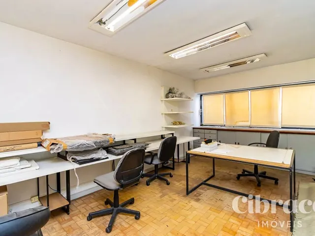 Casa 10 quartos e 4 banheiros, à venda, no bairro São Francisco em Curitiba