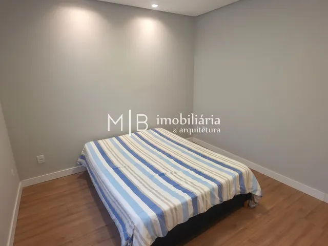 Casa 4 quartos e 2 banheiros, à venda, no bairro Independência em Cataguases