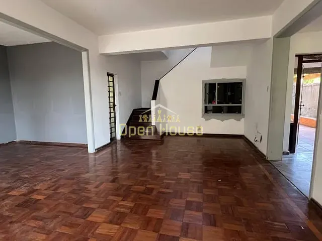 Casa 5 quartos e 4 banheiros, à venda, no bairro Laranjal em Volta Redonda