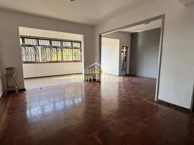 Casa 5 quartos e 4 banheiros, à venda, no bairro Laranjal em Volta Redonda