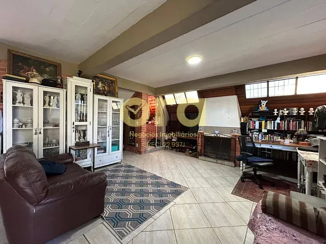 Casa com 400m² 4 quartos e 2 banheiros, à venda, no bairro Laranjal em Pelotas