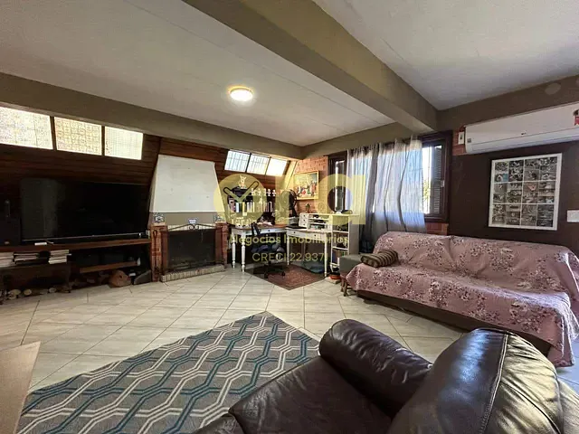 Casa com 400m² 4 quartos e 2 banheiros, à venda, no bairro Laranjal em Pelotas