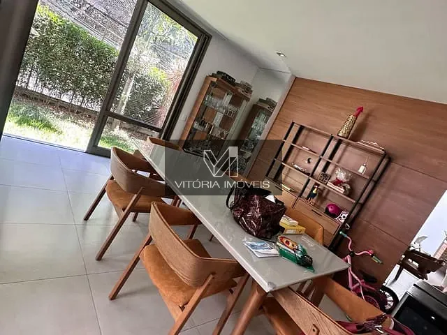 Casa 4 quartos e 5 banheiros, à venda, no bairro Mata da Praia em Vitória