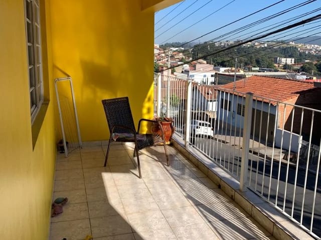 Casa à venda, no bairro Centro em Extrema