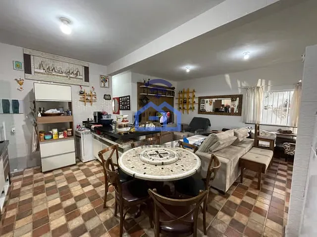 Casa com 250m² 3 quartos e 2 banheiros, à venda, no bairro Martim de Sá em Caraguatatuba