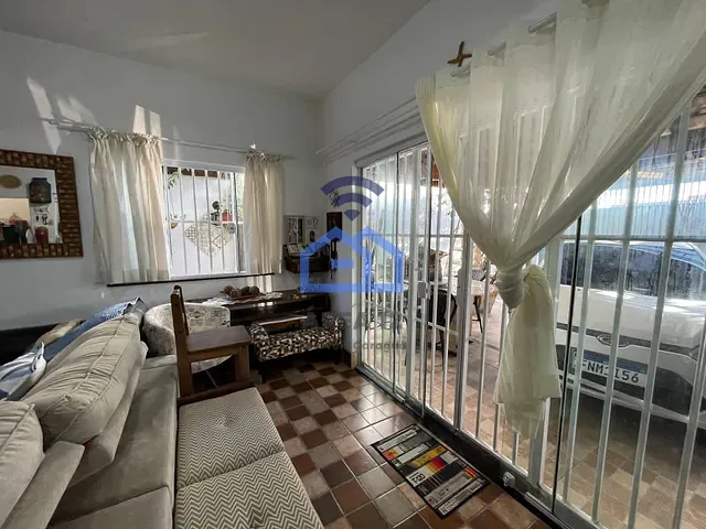 Casa com 250m² 3 quartos e 2 banheiros, à venda, no bairro Martim de Sá em Caraguatatuba
