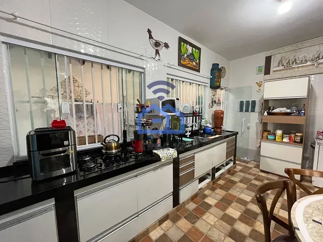 Casa com 250m² 3 quartos e 2 banheiros, à venda, no bairro Martim de Sá em Caraguatatuba