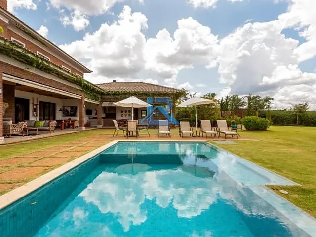 Casa com 2936m² 4 quartos e 3 banheiros, à venda, no bairro Capela do Barreiro em Itatiba