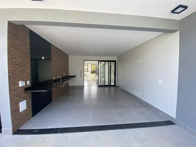 Casa 4 quartos e 2 banheiros, à venda, no bairro Jardim Colonial em Atibaia