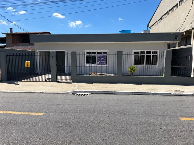 Casa 2 quartos e 1 banheiro, para alugar, no bairro Cordeiros em Itajaí