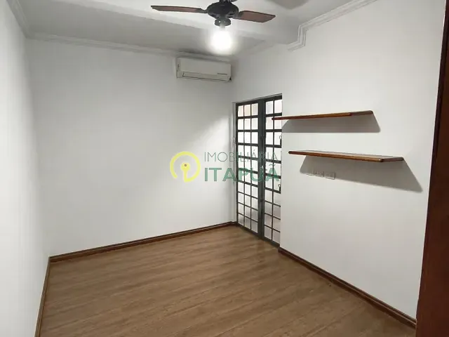 Casa para alugar, no bairro Aeroporto em Londrina