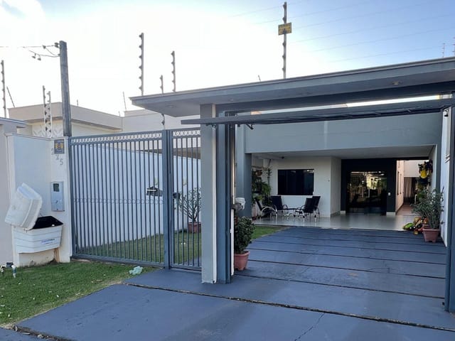 Casa com 336m² 3 quartos e 1 banheiro, à venda, no bairro Jardim das Itaúbas em Sinop