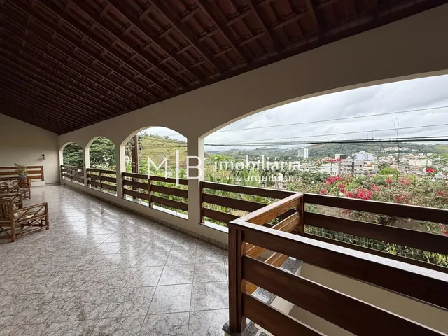 Casa 3 quartos e 3 banheiros, à venda, no bairro Bela Vista em Cataguases