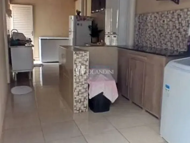 Casa com 200m² 2 quartos e 2 banheiros, à venda, no bairro Jardim Bela Vista em Artur Nogueira