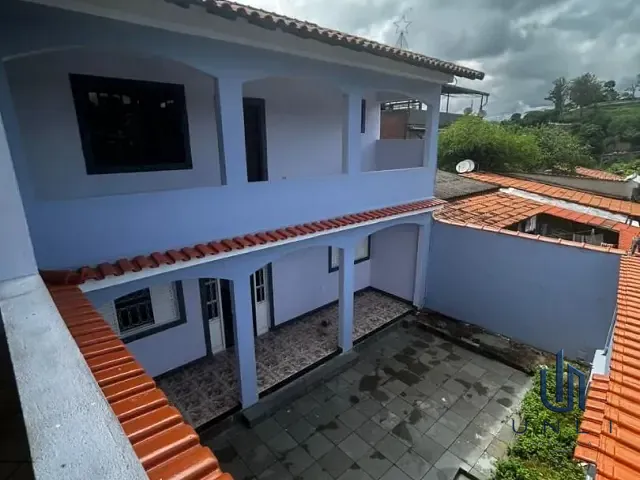 Casa 4 quartos e 2 banheiros, à venda, no bairro Mariana Torres em Volta Redonda