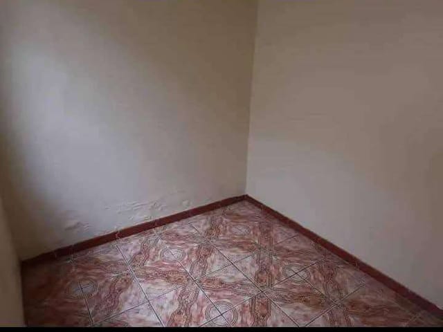 Casa 2 quartos e 1 banheiro, à venda, no bairro Centro em Pelotas